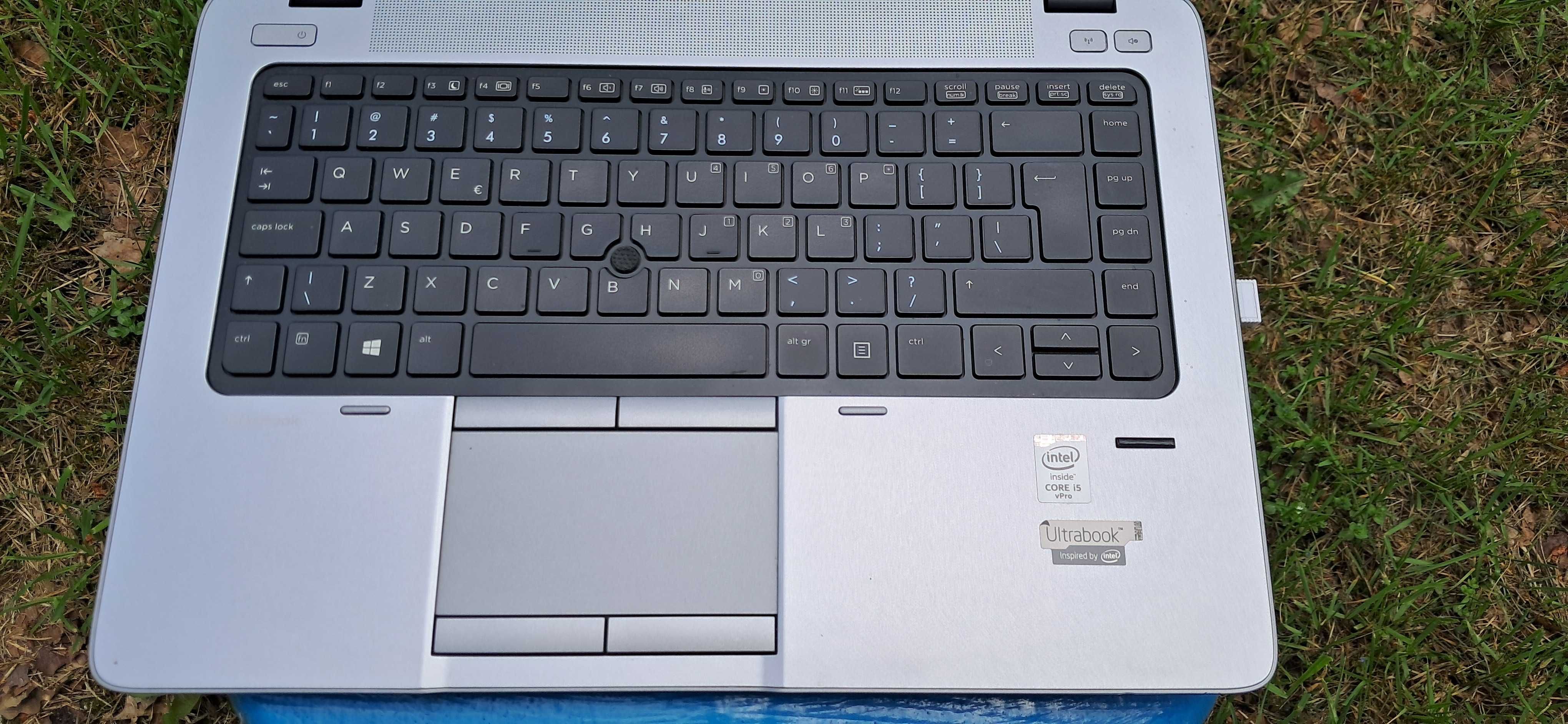 Laptop HP  wbudowan modem LTE 8/128 Windows 11 stan idealny Windows 11