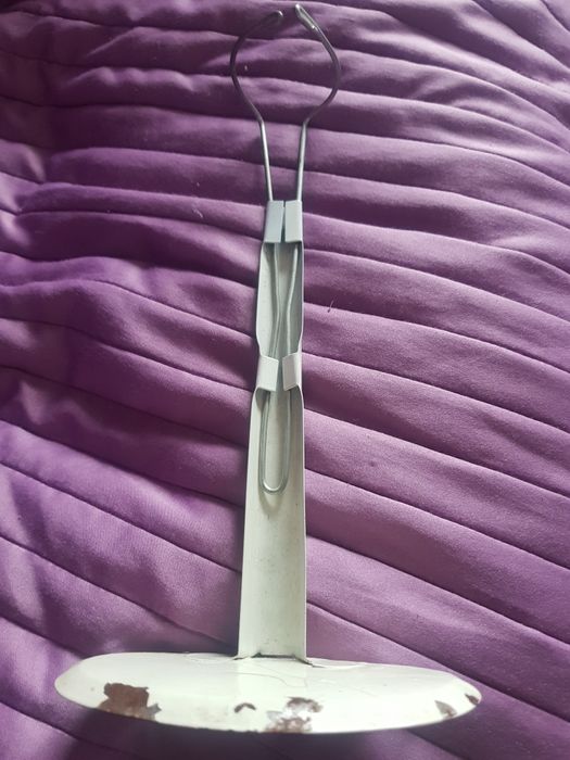 stojak do lalki stojak