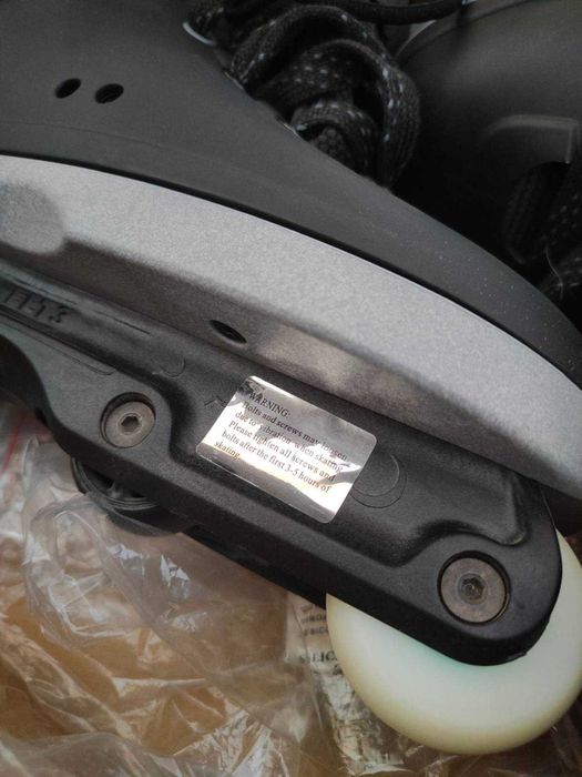 Razors Shift 2 rozmiar 43. - Profesjonalne rolki do jazdy agresywnej.