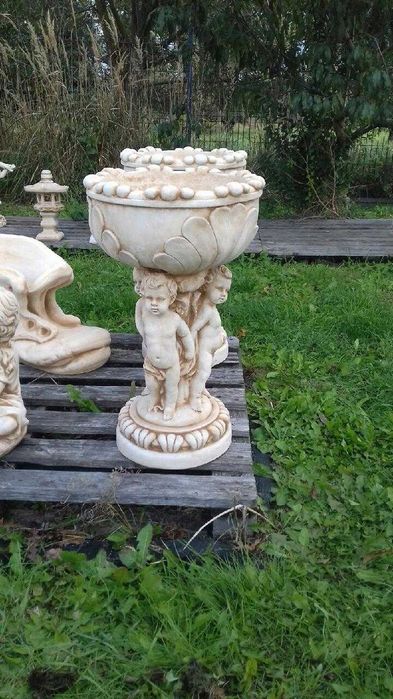 Figura doniczka ogrodowa betonowa donica doniczka gazon