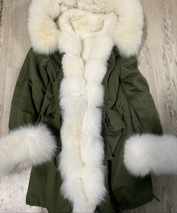 Продам парку жіночу!Натуральне хутро!Жіночий одяг!