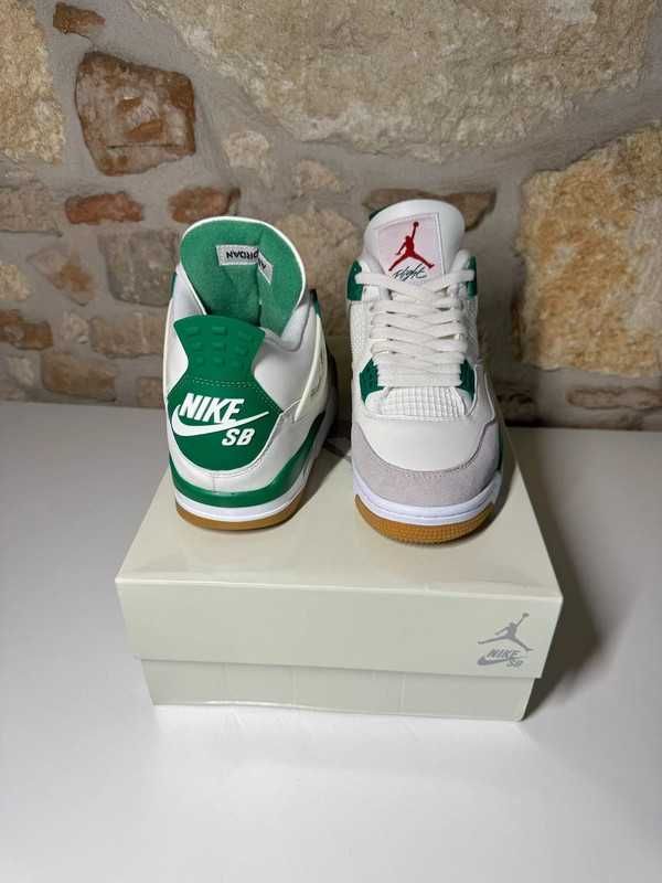 Jordan4Retro SB Pine Green R.39
