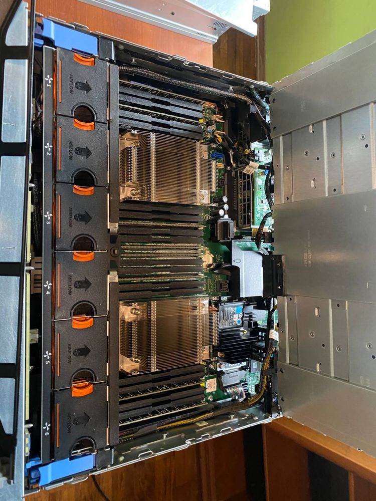 Сервери Dell Power R730xd 16LFF+2SFF