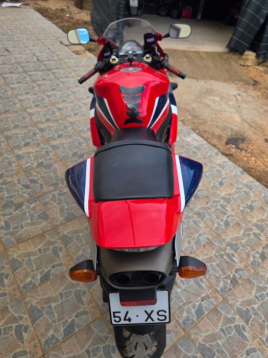 Honda Cbr1000rr 2004 restaurada