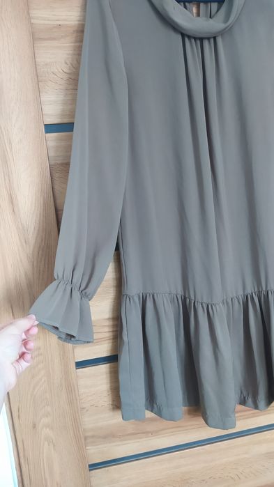 Sukienka khaki Reserved