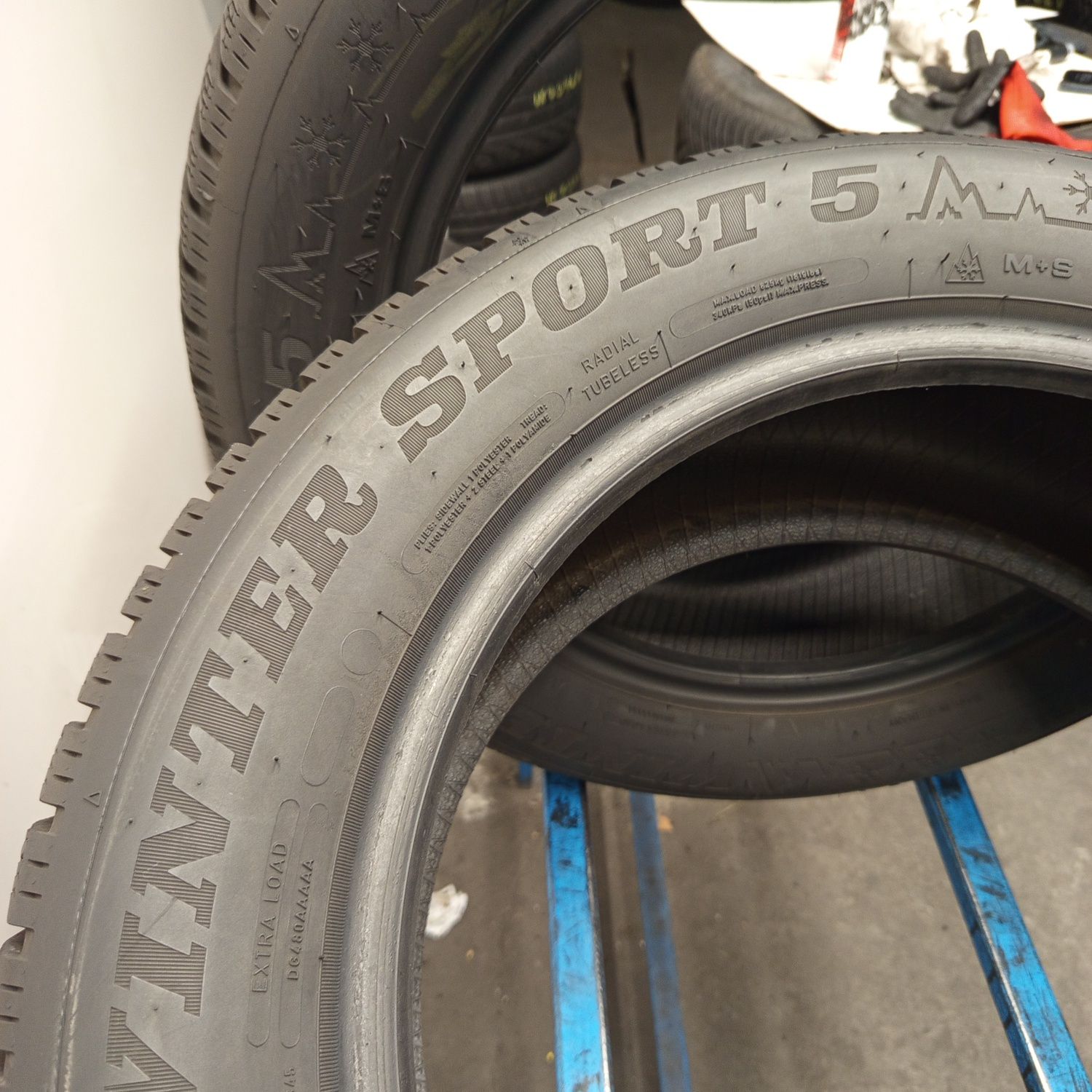 225/55r17 Dunlop WinterSport 5