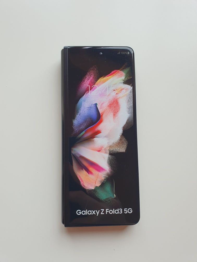 Samsung Galaxy Z Fold 3 atrapa