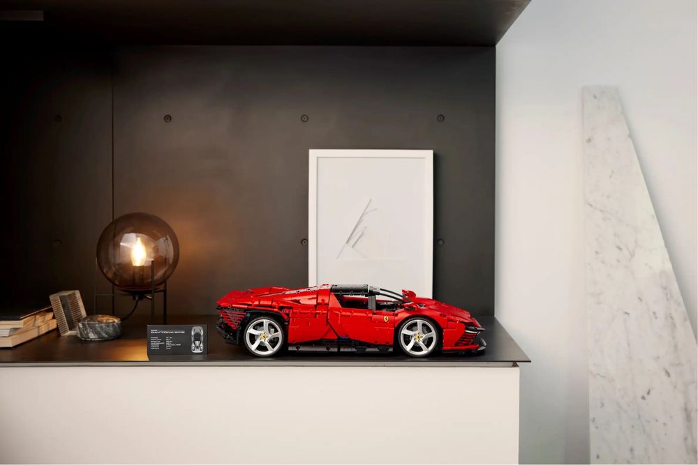 Lego Technic 42143 Ferrari Daytona SP3 конструктор