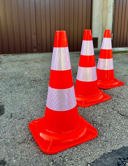 Pachołek drogowy słupek wygrodzeniowy U23 pachołki pachołek 50cm