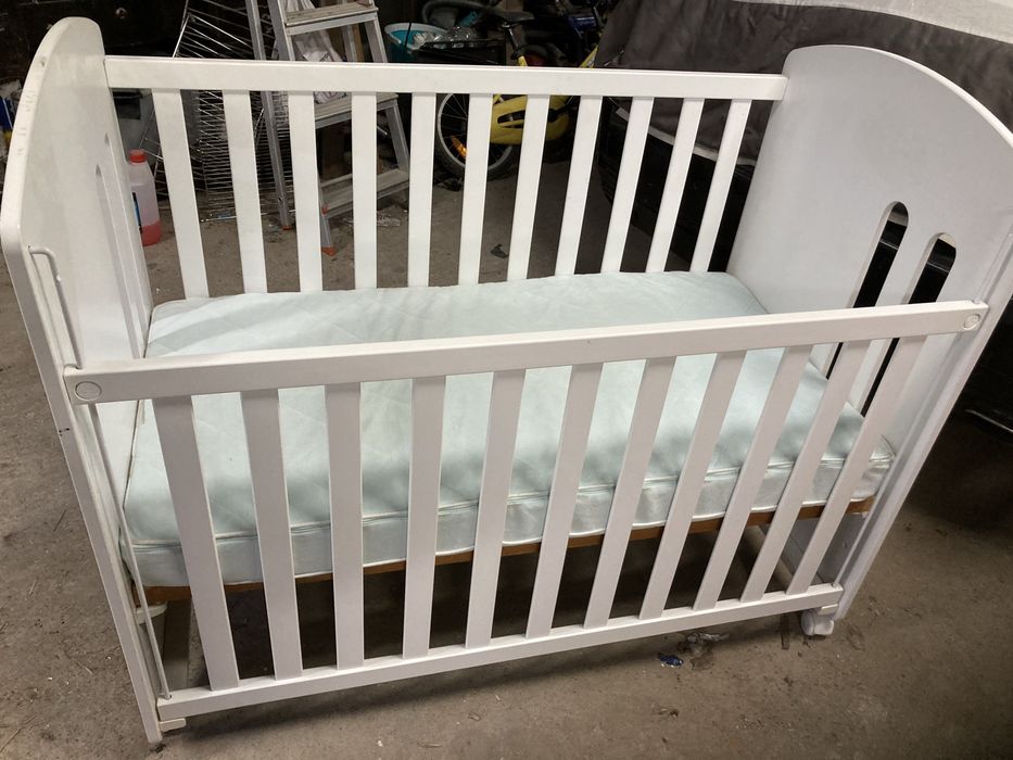 Berço ou caminha para bebé Micuna em bom estado