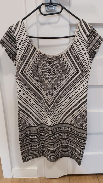 Sukienka aztec obcisła