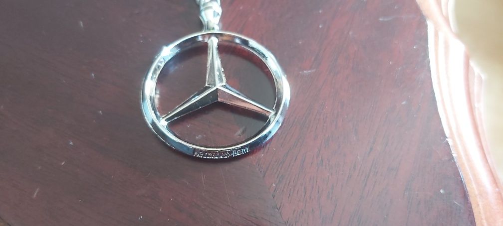 Porta chaves metalico Mercedes