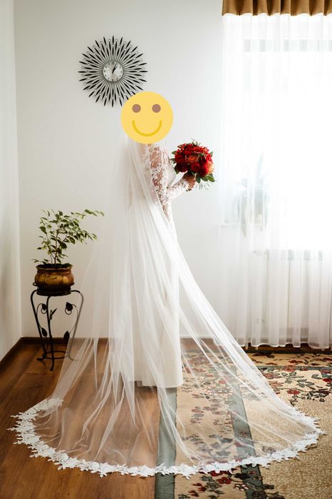 Suknia ślubna, welon i etola