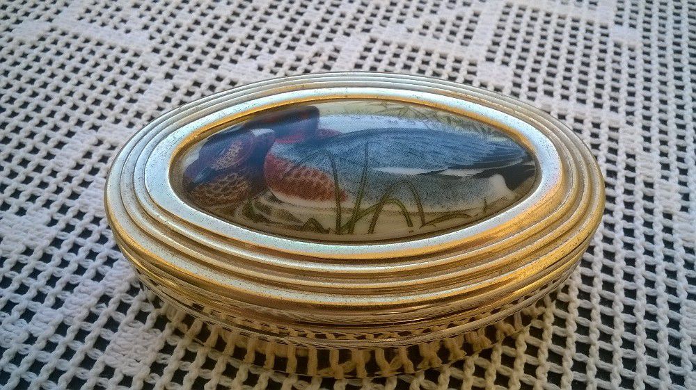 Caixa Chinelli com banho de prata dourada. Envio por correio