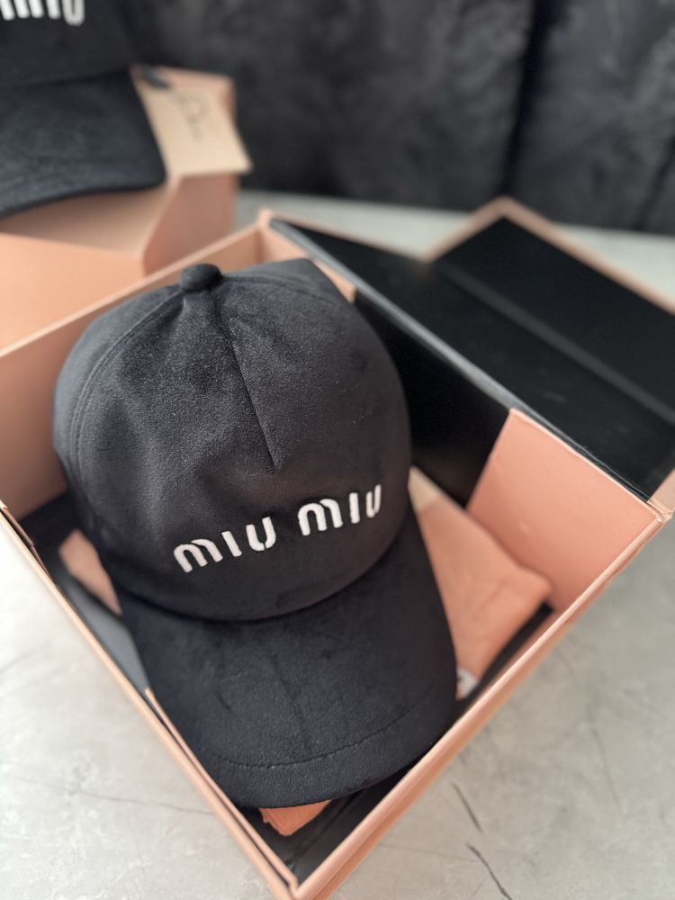 Кепка miu miu , бейсболка миу миу