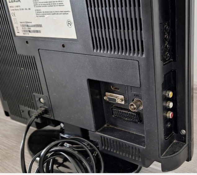 Televisão 16'' Luxor LX16857HD