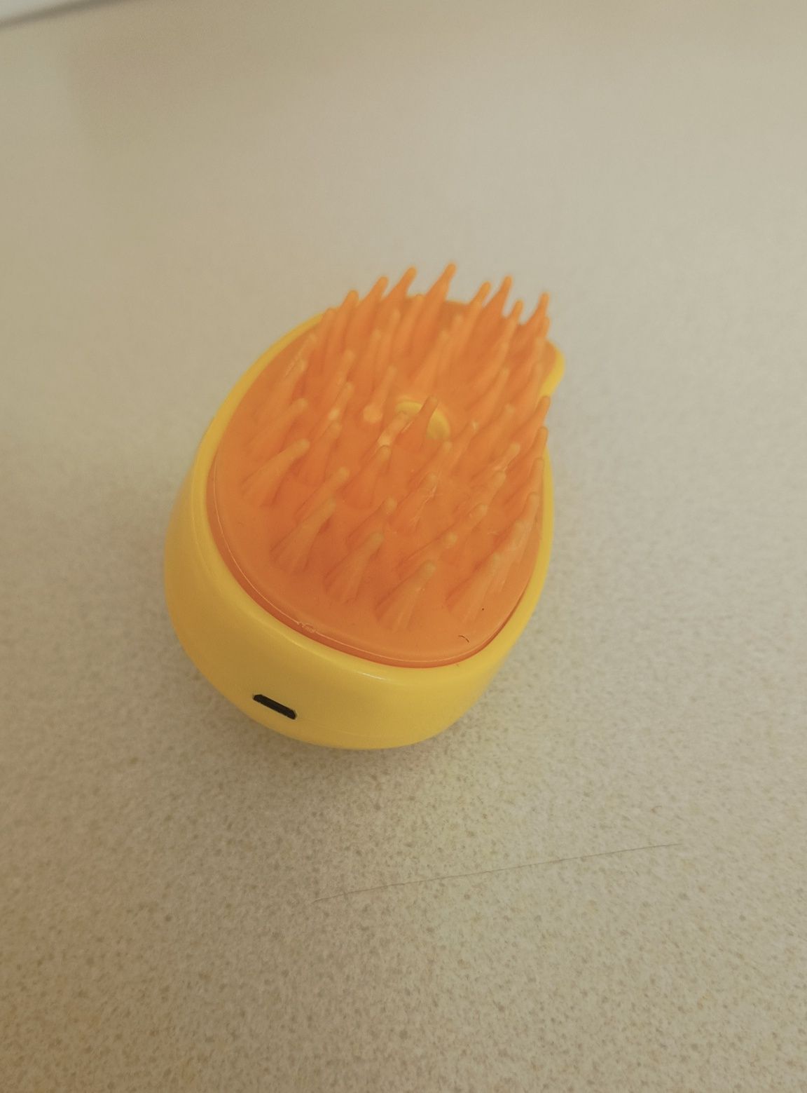 Szczotka parowa dla kota na USB