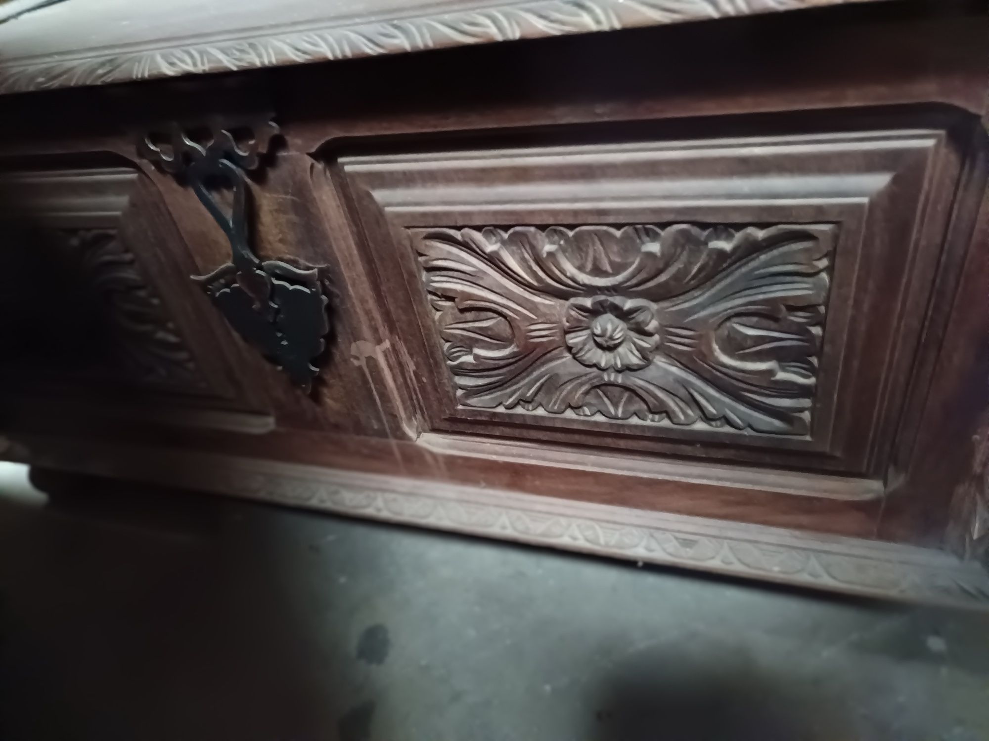 Baú/ Banco decorativo para guardar roupa