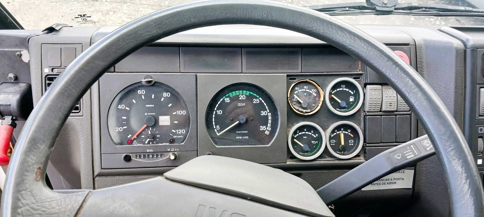 Autocarro Iveco 33 Lugares 1998 – Motor e Elétrica Impecáveis – Fibra