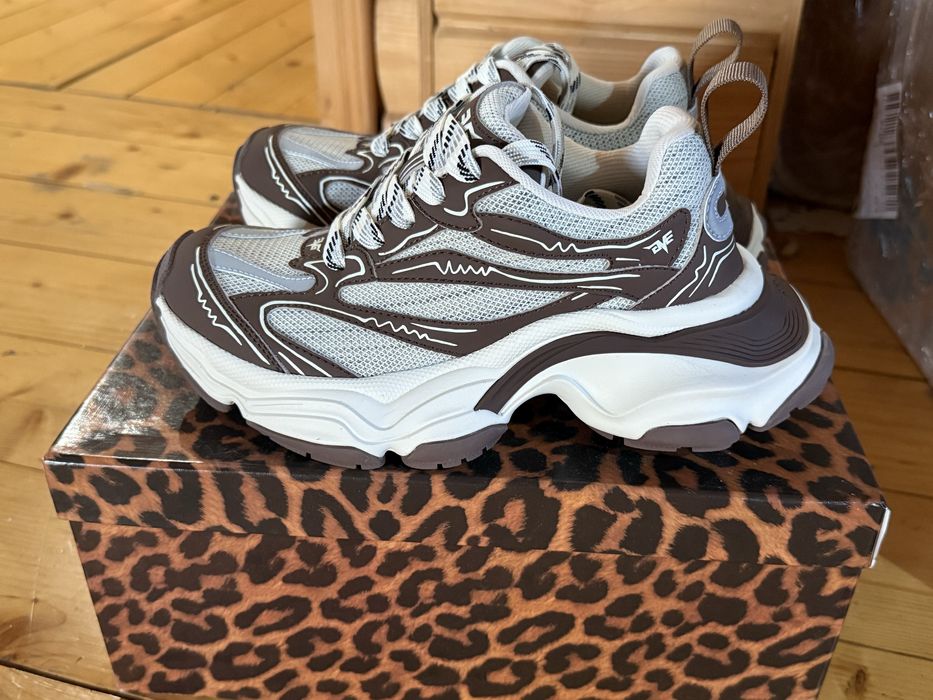 Кросівки нові miraton  36