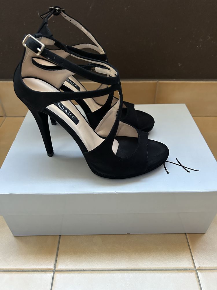 Sapatos Albano, usados uma vez num casamento
