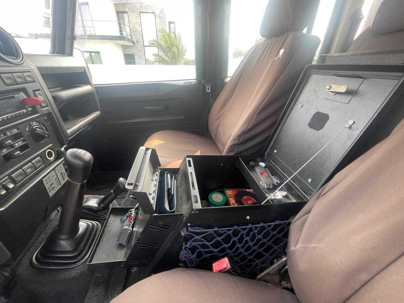 Land Rover Defender 130