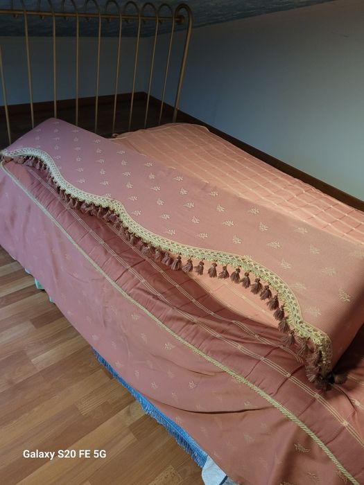 Conjunto de quarto, cobertas, almofadas, cortinas, sanefas...