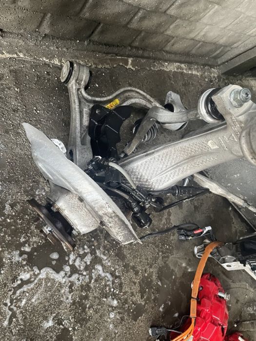 Zwrotnica wachacz prawa lewa przod porsche panamera 971 bentley gt