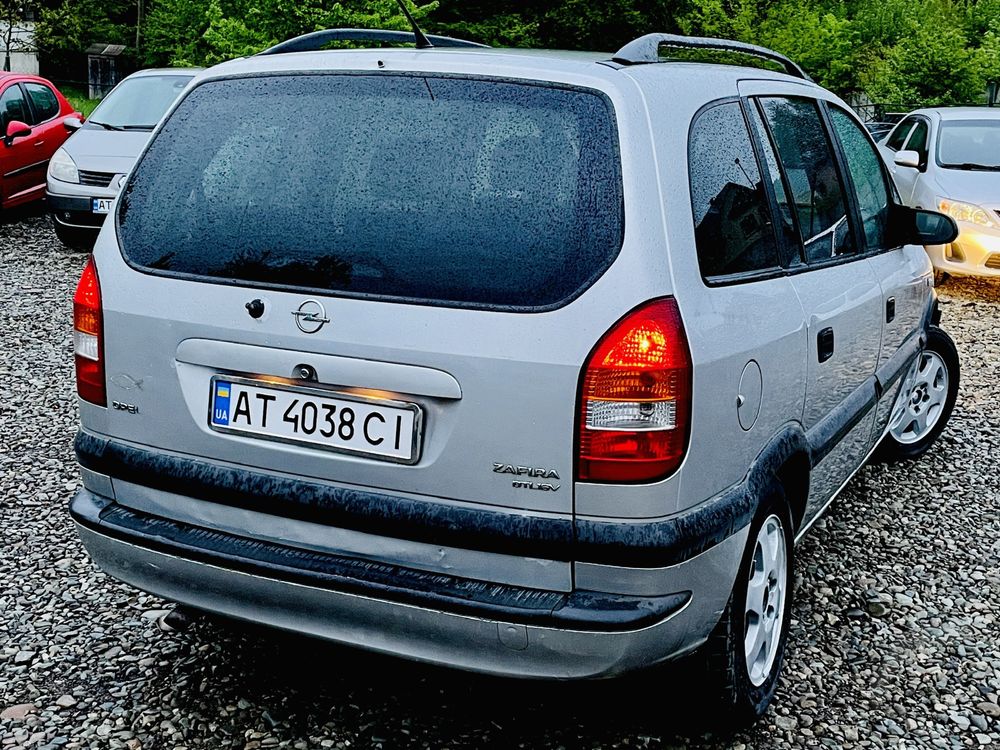 Opel Zafira 2.0 tdi 7-mist