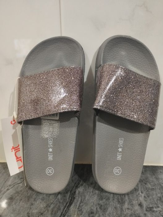 Chinelos Cinza Unit Shoes Novos - NR. 30