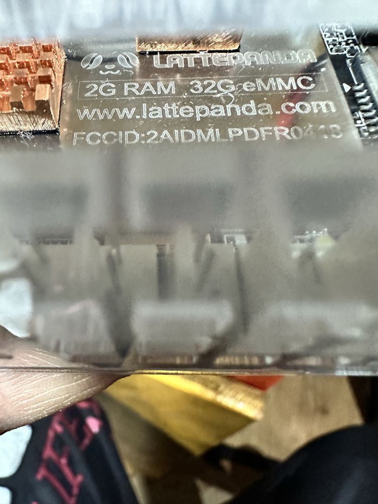 LATTEPANDA 2G/32GB COM  WIN10 activado