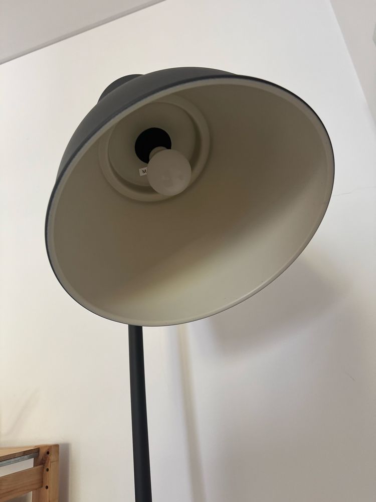 Cabdeeiro ferro cinza Ikea