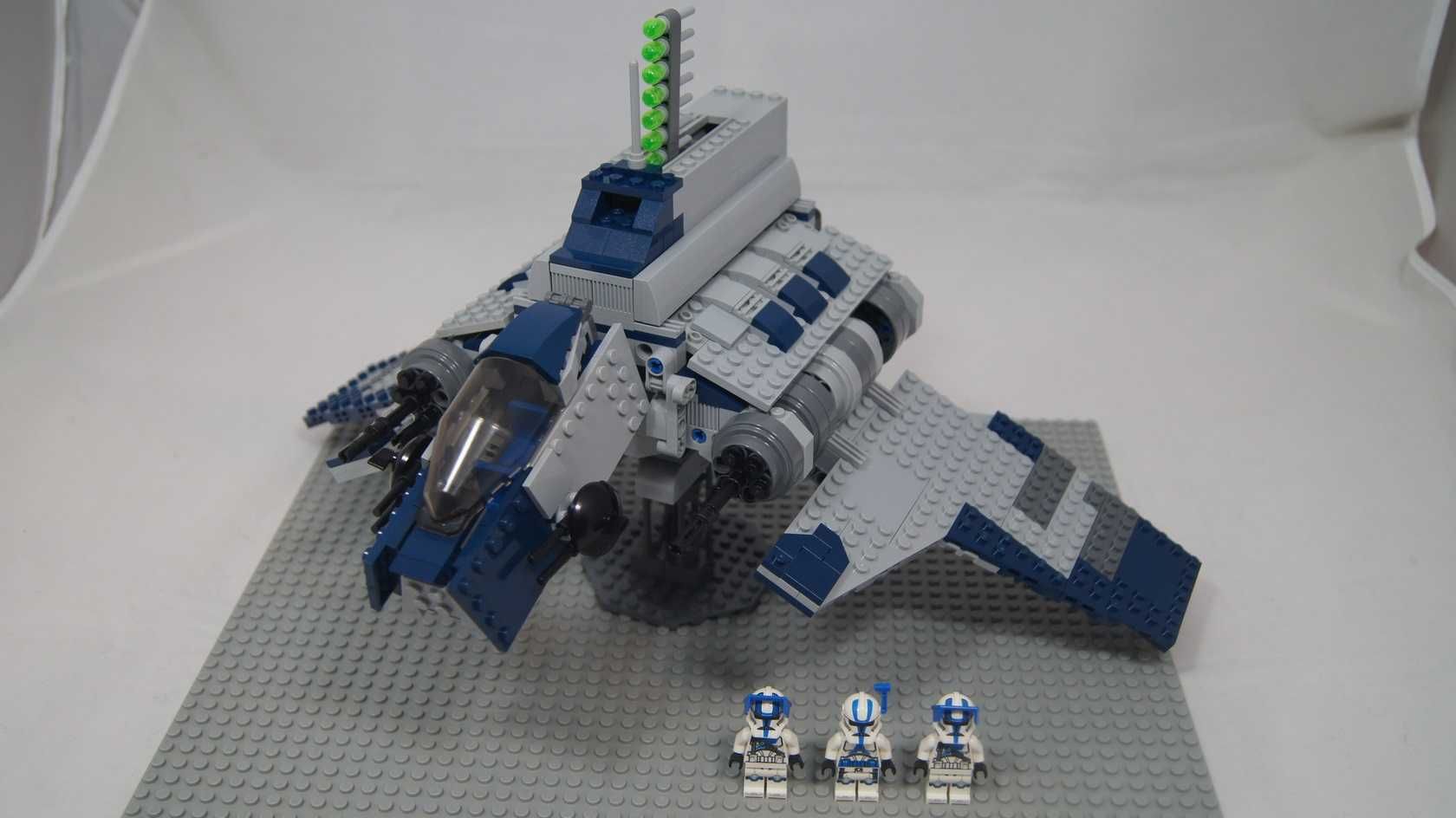 Lego Star Wars 501 clone Nu-Class Republic Attack Shuttle figurki