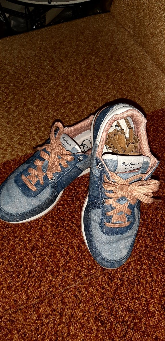 Buty sportowe Pepe Jeans r.35 wkładka 22,2  lekkie