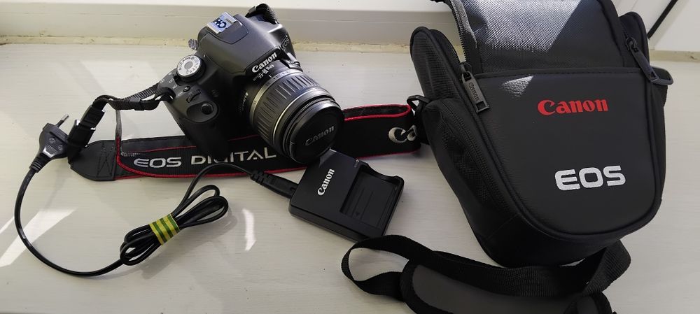 Зеркальный фотоаппарат Canon 500D