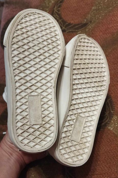 Белые стильные ботинки полуботинки кеды