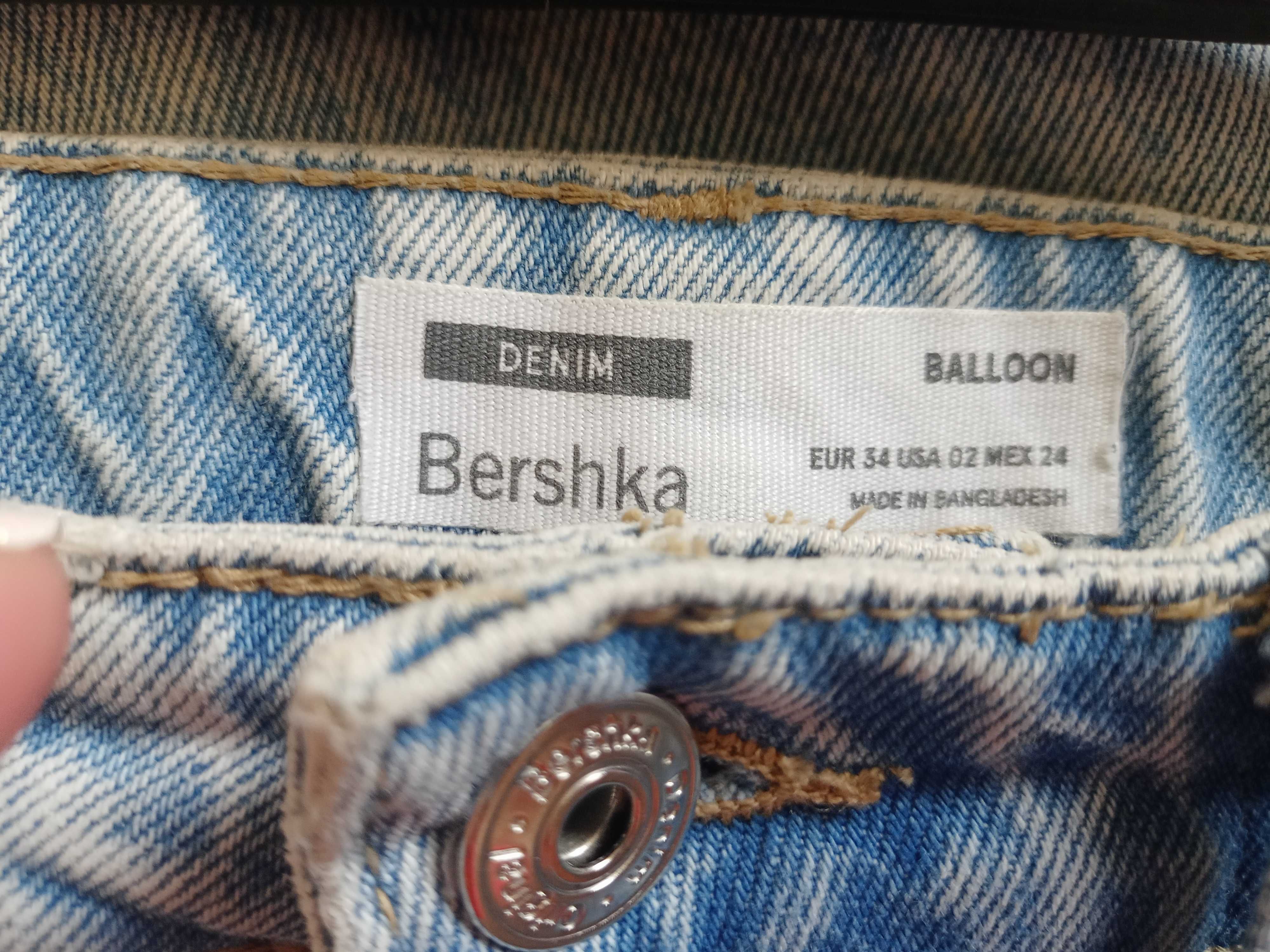 Spodnie jeansowe Bershka