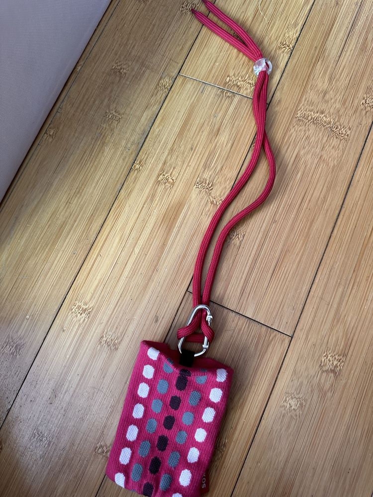 Różowe etui na telefon