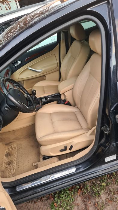 Kompletne wnętrze mondeo mk4 HB