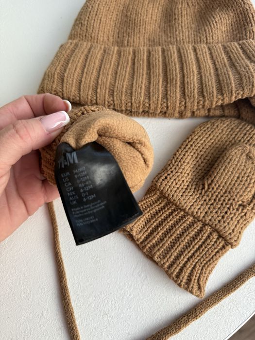 Продається зимова шапочка і рукавички від h&m(74-80)9-12 м