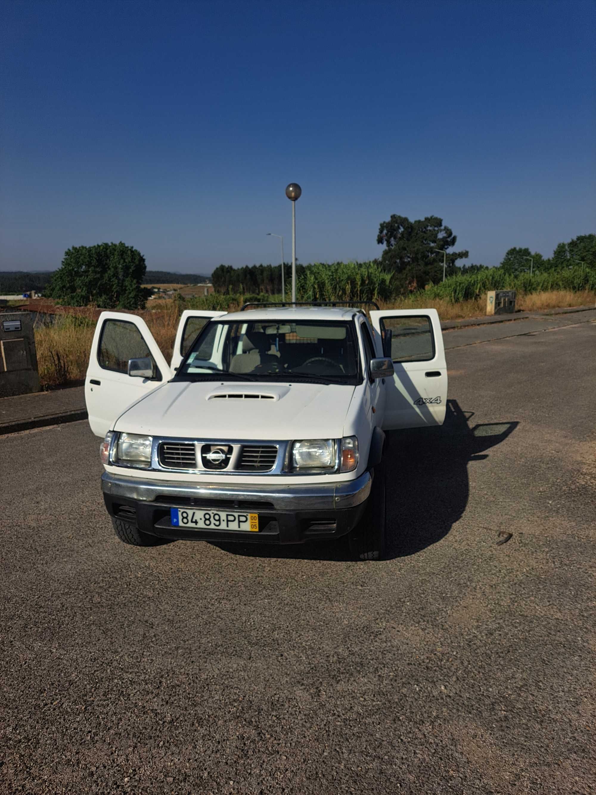 Nissan pick up 4x4