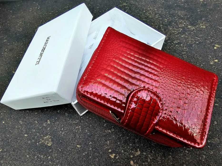 Elegancki czerwony lakierowany portfel nowy _ Marco Contti