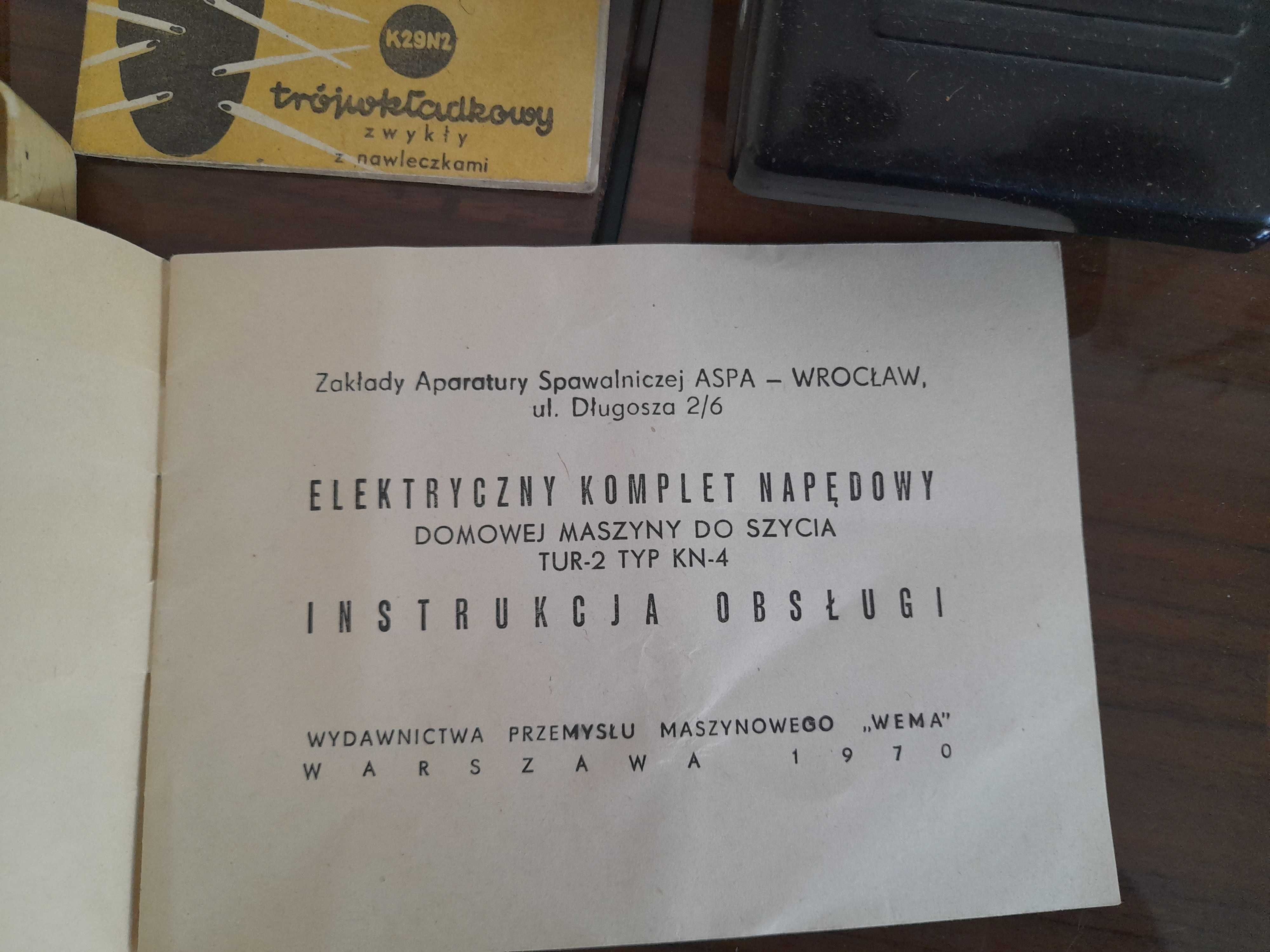 maszyna do szycia Łucznik 432 w meblu