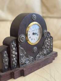 Antigo Relógio de madeira c/aplicações em prata