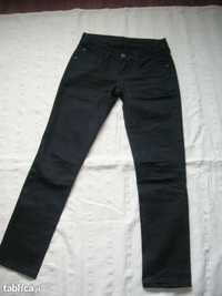 Jak nowe! Rurki woskowane Levis czarne spodnie damskie jeans
