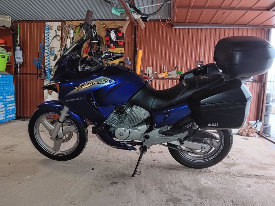 Honda Varadero 125 Ducati Jedyna Taka.Kolor Niebieski Metalik