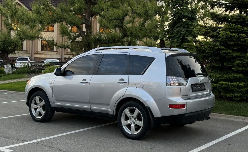 Mitsubishi outlander xl