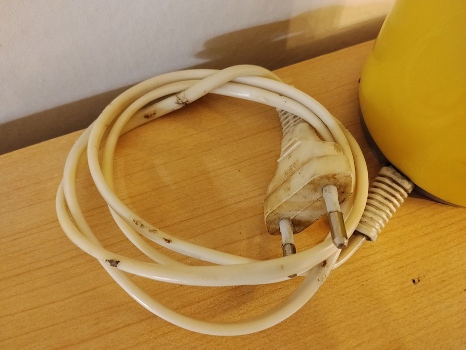 Elektryczny młynek do kawy z czasów PRL