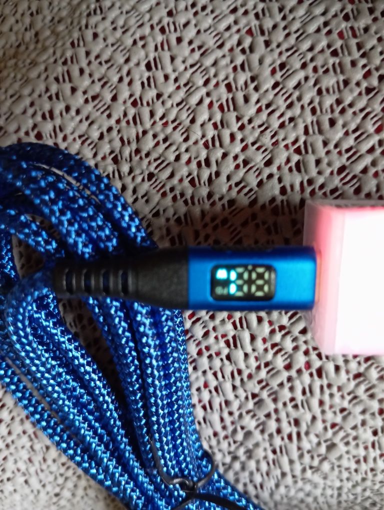 Kabel USB typu C z wyświetlaczem - 3 metry