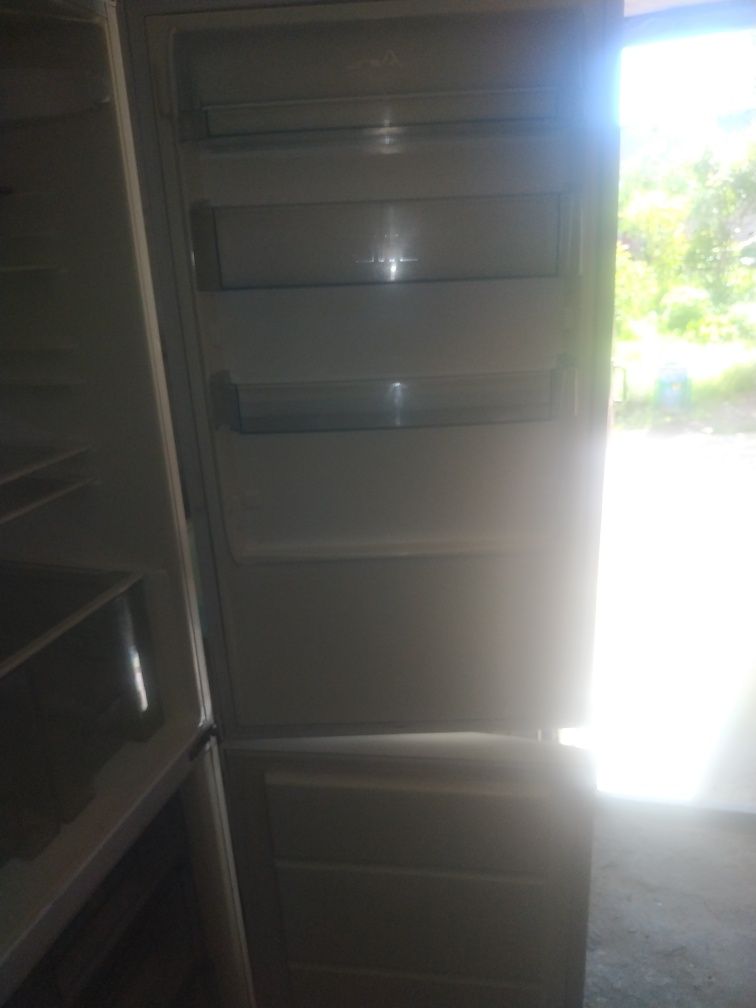 Холодильник  Єлектролюкс